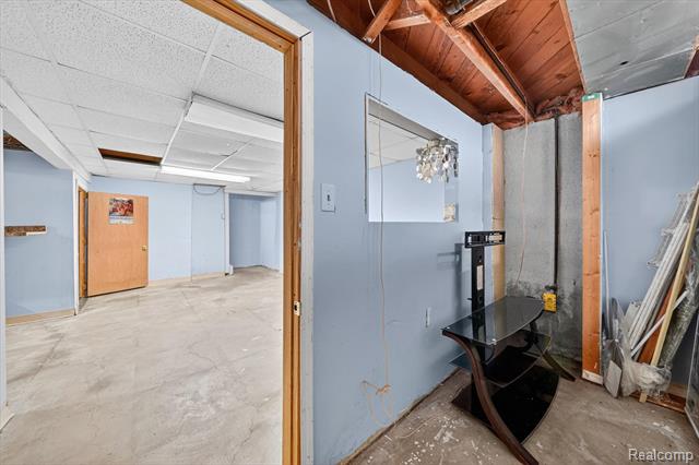 Builiding view thirty eight for 8452 Doncaster, Sterling Heights, MI. 48312