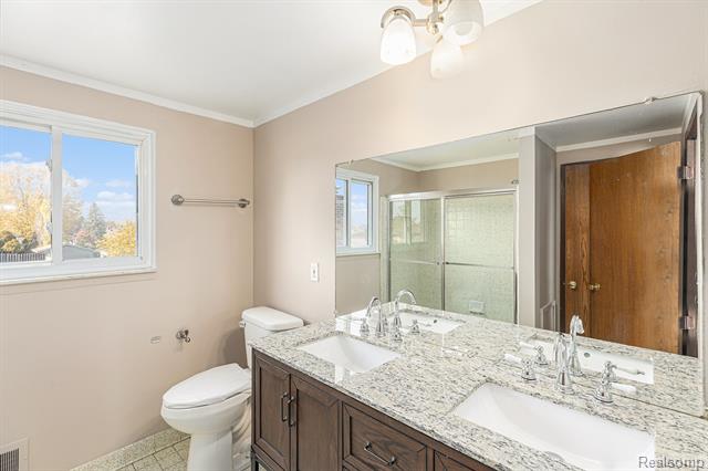 Builiding view eleven for 38337 Steede, Sterling Heights, MI. 48310