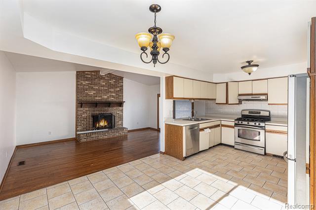 Builiding view five for 38337 Steede, Sterling Heights, MI. 48310