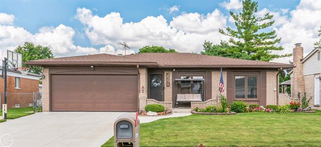 front view for 2551 Nadine Dr, Sterling Heights, Mi. 48310