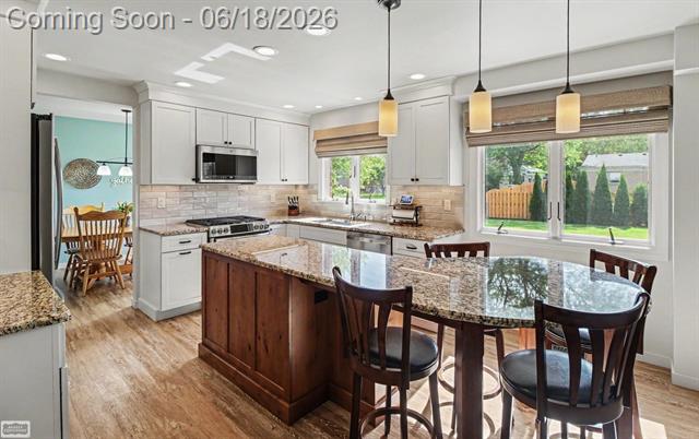 Builiding view ten for 39696 Timberlane, Sterling Heights, MI. 48310