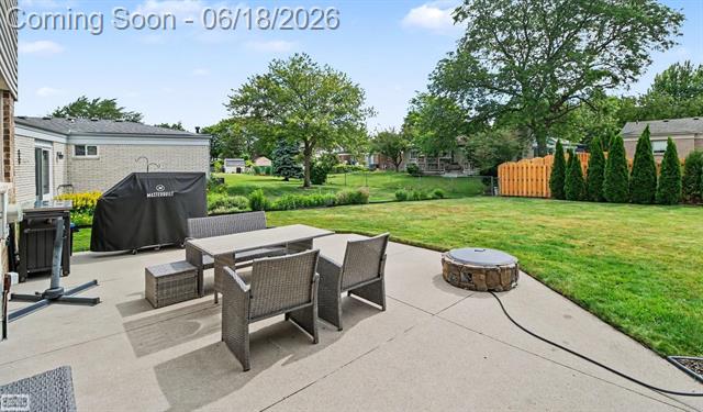 Builiding view thirty for 39696 Timberlane, Sterling Heights, MI. 48310