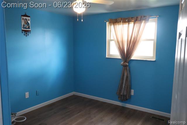 Builiding view thirty four for 39552 Forbes, Sterling Heights, MI. 48310