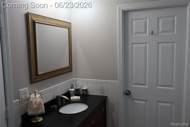 Builiding view thirty seven for 39552 Forbes, Sterling Heights, MI. 48310
