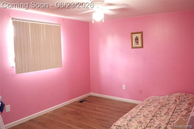 Builiding view thirty three for 39552 Forbes, Sterling Heights, MI. 48310