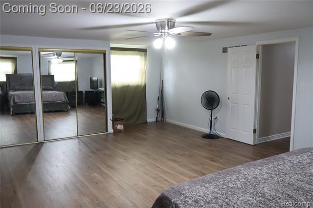 Builiding view thirty for 39552 Forbes, Sterling Heights, MI. 48310