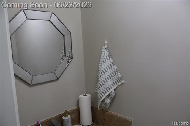 Builiding view twenty seven for 39552 Forbes, Sterling Heights, MI. 48310