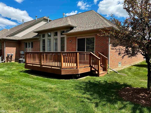 Builiding view five for 40135 Streamwood, Sterling Heights, MI. 48310