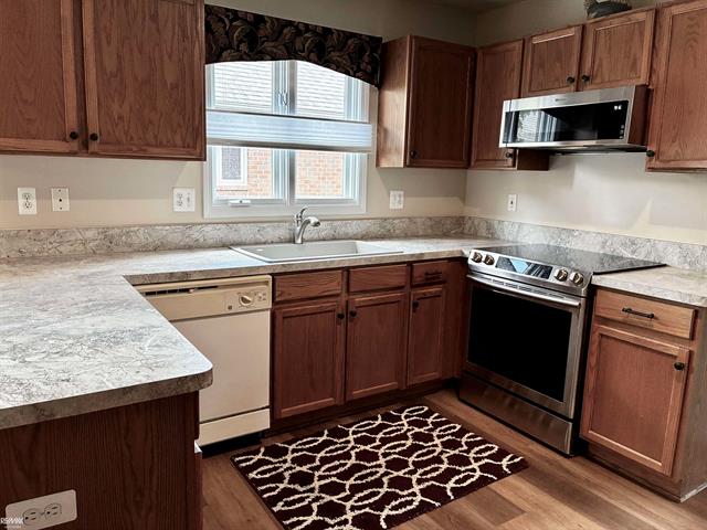 Builiding view fourteen for 40135 Streamwood, Sterling Heights, MI. 48310
