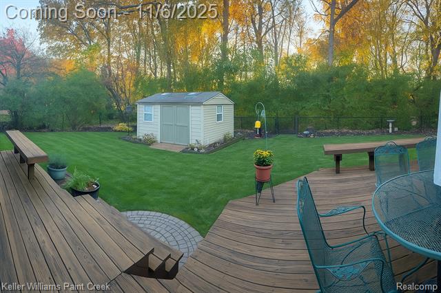 Builiding view two for 40117 Denbigh, Sterling Heights, MI. 48310