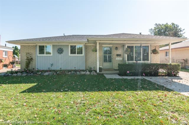 front view for 40148 Radcliff Dr, Sterling Heights, Mi. 48313
