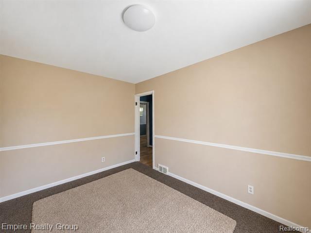 Builiding view thirty one for 905 N Esplanade, Mount Clemens, MI. 48043
