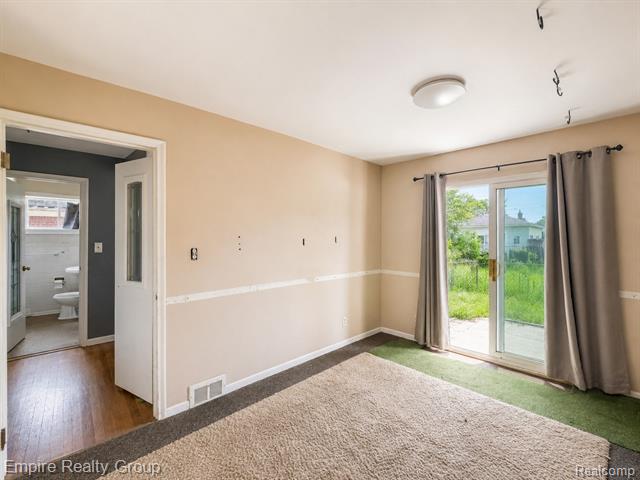 Builiding view thirty for 905 N Esplanade, Mount Clemens, MI. 48043