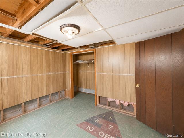 Builiding view twenty four for 905 N Esplanade, Mount Clemens, MI. 48043
