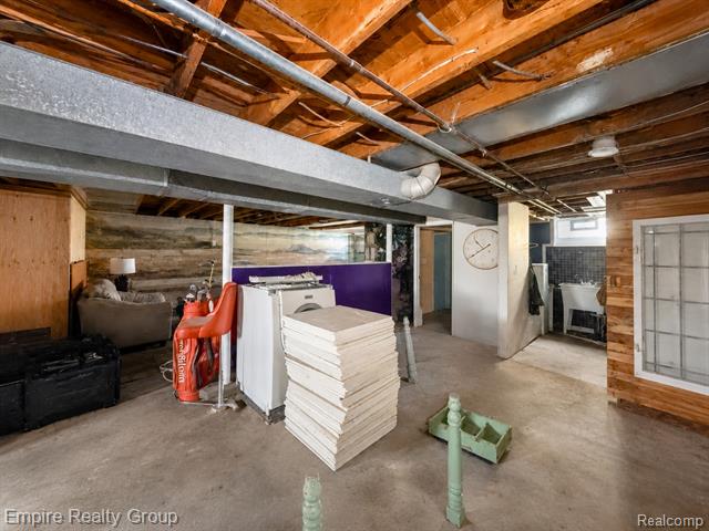 Builiding view twenty six for 905 N Esplanade, Mount Clemens, MI. 48043