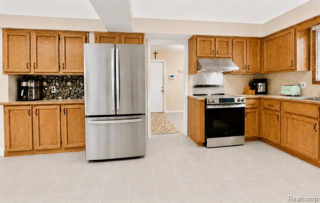 Builiding view six for 39217 Bramblebush, Clinton Township, MI. 48038