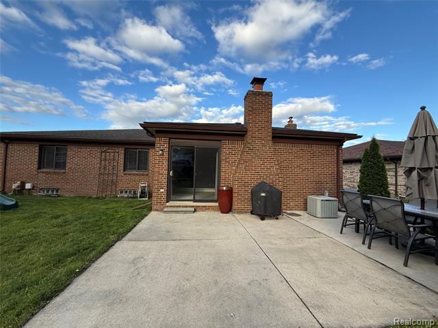 Builiding view thirty one for 39217 Bramblebush, Clinton Township, MI. 48038
