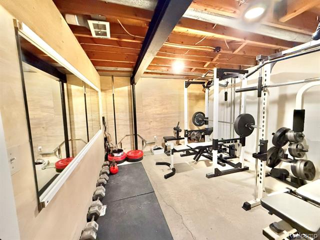 Builiding view twenty seven for 39217 Bramblebush, Clinton Township, MI. 48038