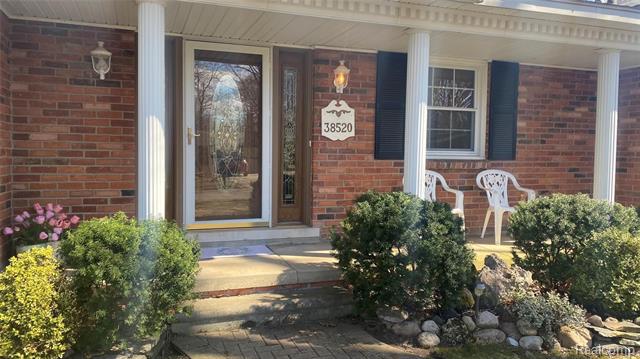 front view for 38520 Shana, Clinton Township, Mi. 48036