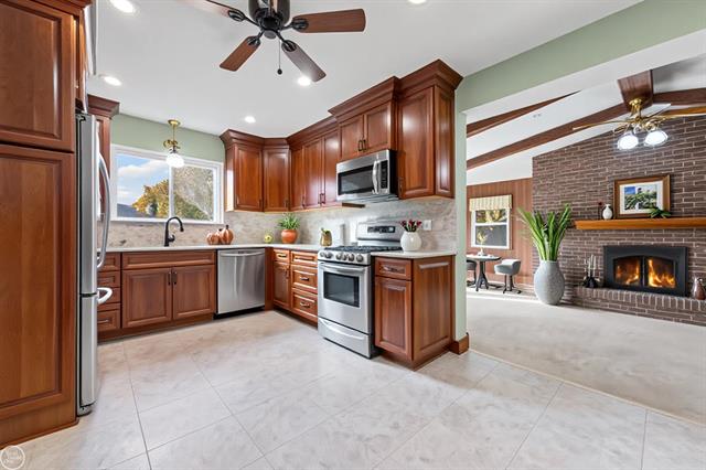 Builiding view thirteen for 39675 Waldorf, Clinton Township, MI. 48038