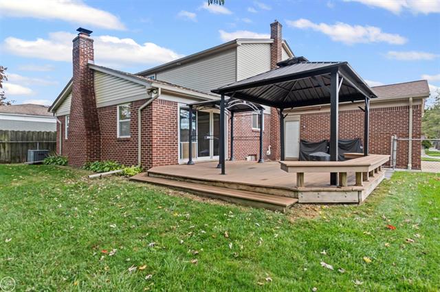 Builiding view twenty eight for 39675 Waldorf, Clinton Township, MI. 48038