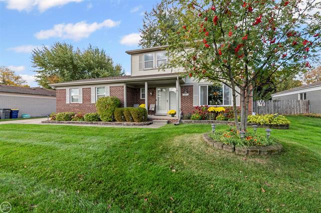 Builiding view two for 39675 Waldorf, Clinton Township, MI. 48038