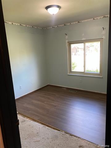 Builiding view nineteen for 39910 Donahue, Clinton Township, MI. 48038