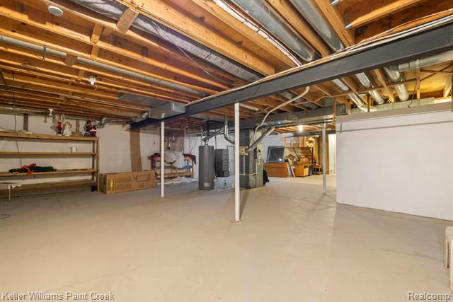 Builiding view thirty one for 2503 Westmont, Sterling Heights, MI. 48310