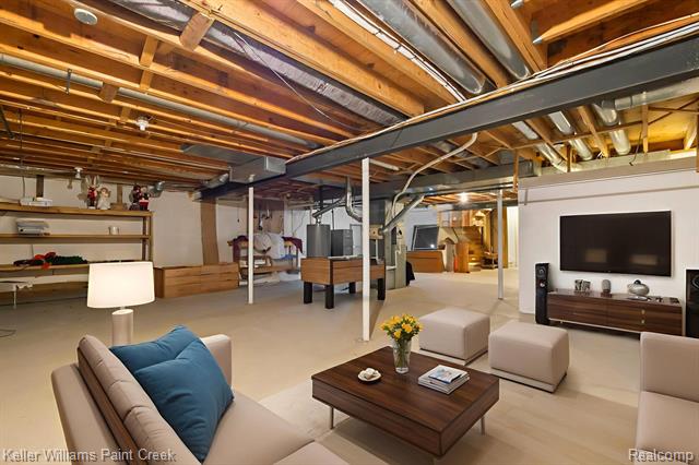 Builiding view thirty two for 2503 Westmont, Sterling Heights, MI. 48310