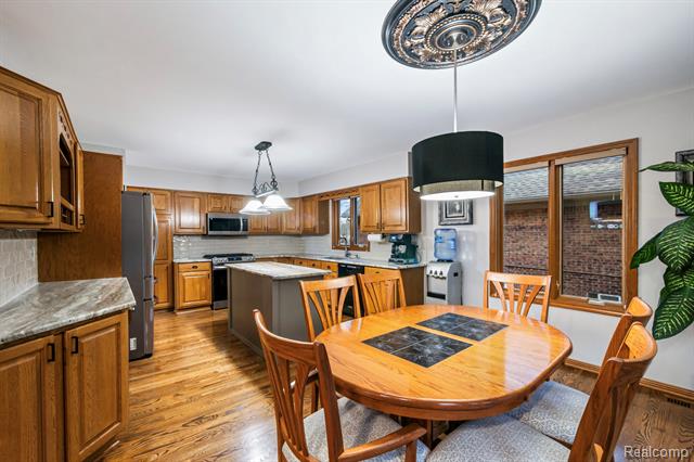 Builiding view fifteen for 40312 Sugar Spring D, Sterling Heights, MI. 48313