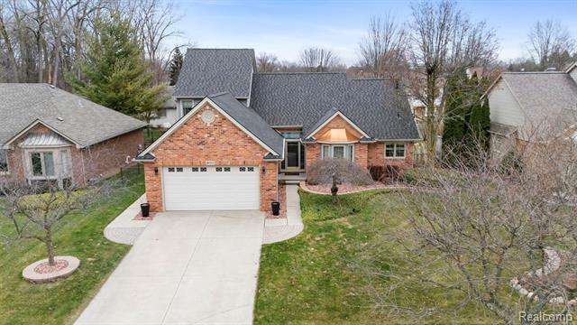 Builiding view forty eight for 40312 Sugar Spring D, Sterling Heights, MI. 48313