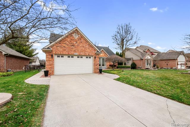 Builiding view four for 40312 Sugar Spring D, Sterling Heights, MI. 48313