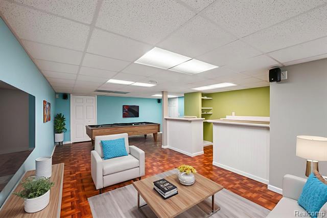 Builiding view thirty four for 40312 Sugar Spring D, Sterling Heights, MI. 48313