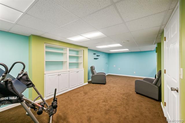 Builiding view thirty nine for 40312 Sugar Spring D, Sterling Heights, MI. 48313