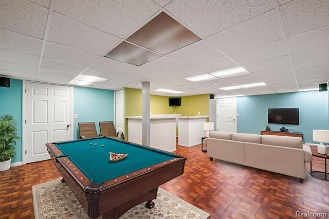 Builiding view thirty six for 40312 Sugar Spring D, Sterling Heights, MI. 48313