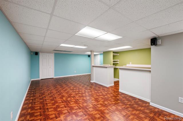 Builiding view thirty three for 40312 Sugar Spring D, Sterling Heights, MI. 48313