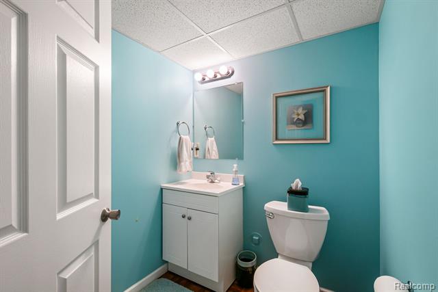 Builiding view thirty two for 40312 Sugar Spring D, Sterling Heights, MI. 48313