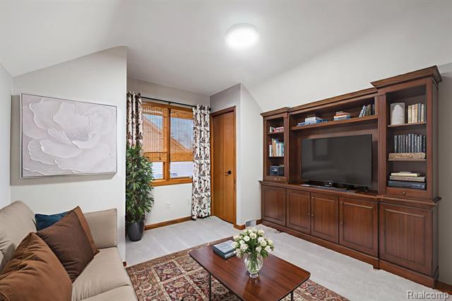 Builiding view twenty eight for 40312 Sugar Spring D, Sterling Heights, MI. 48313