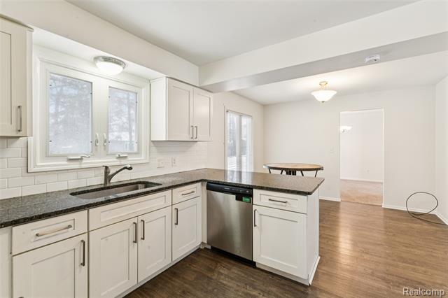 Builiding view nine for 39735 Bonnie, Clinton Township, MI. 48038