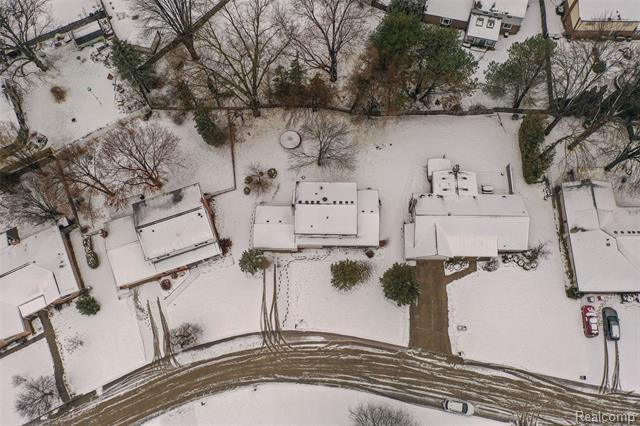 Builiding view thirty eight for 39735 Bonnie, Clinton Township, MI. 48038