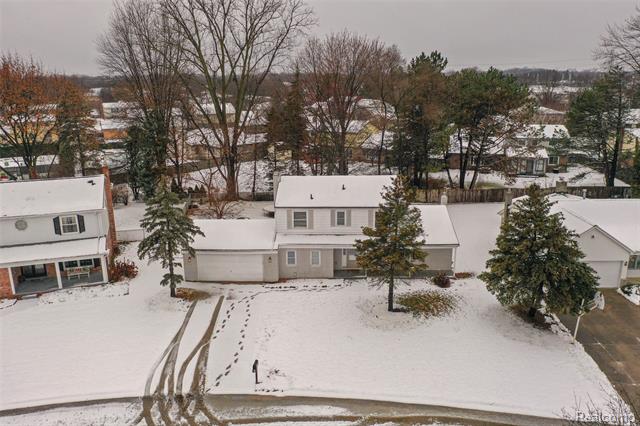 Builiding view thirty five for 39735 Bonnie, Clinton Township, MI. 48038