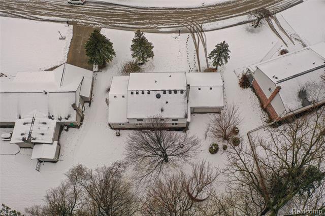 Builiding view thirty nine for 39735 Bonnie, Clinton Township, MI. 48038