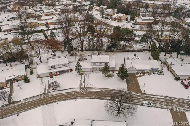 Builiding view thirty six for 39735 Bonnie, Clinton Township, MI. 48038