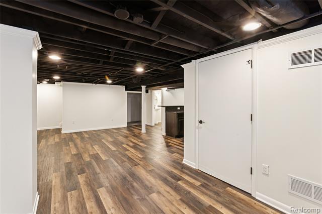 Builiding view twenty four for 39735 Bonnie, Clinton Township, MI. 48038