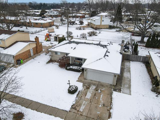 Builiding view five for 16224 Terra Bella, Clinton Township, MI. 48038