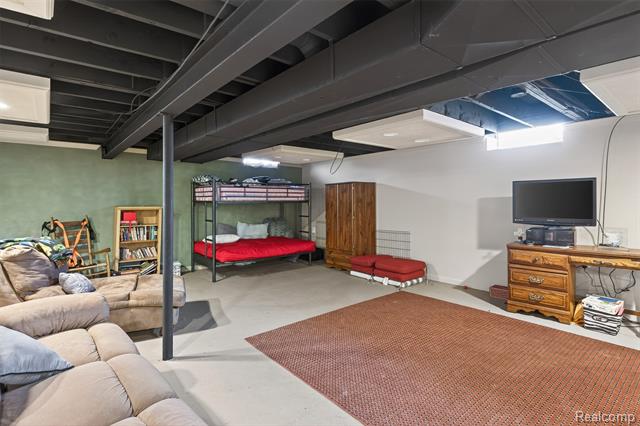 Builiding view thirty three for 16224 Terra Bella, Clinton Township, MI. 48038