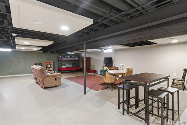 Builiding view thirty two for 16224 Terra Bella, Clinton Township, MI. 48038