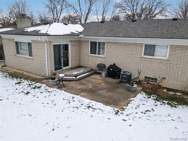 Builiding view three for 16224 Terra Bella, Clinton Township, MI. 48038