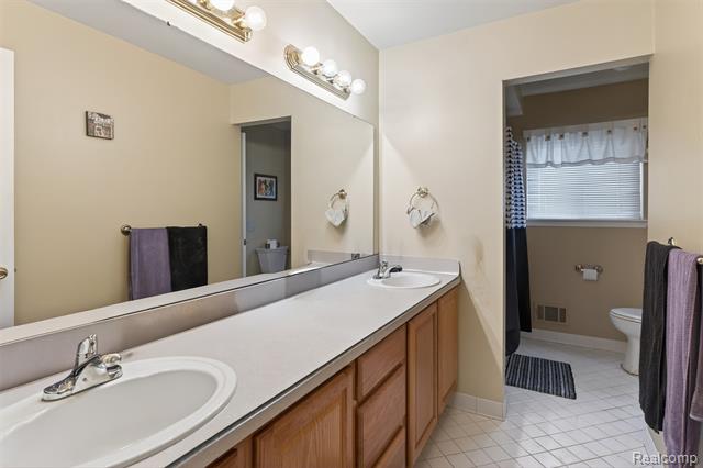 Builiding view twenty two for 16224 Terra Bella, Clinton Township, MI. 48038