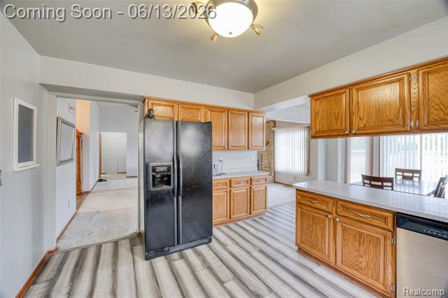 Builiding view seventeen for 3259 Kirkton, Sterling Heights, MI. 48310